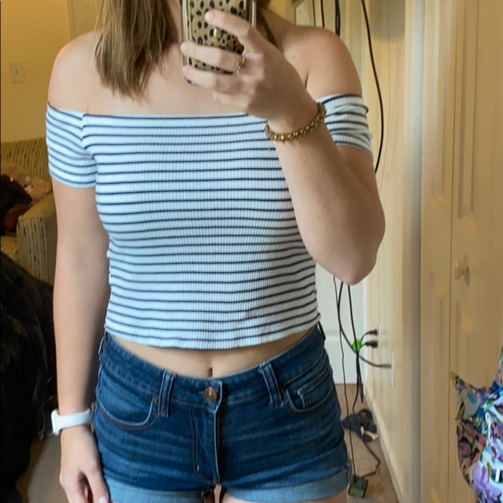 Off the shoulders shirt